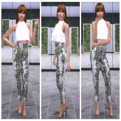 Models pose 2