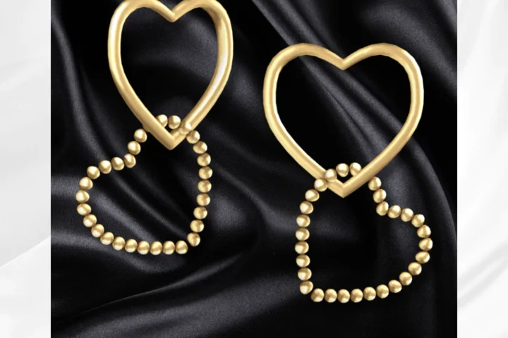 gold heart earrings v1
