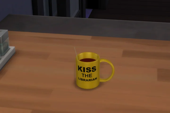 Kiss the librarian mug