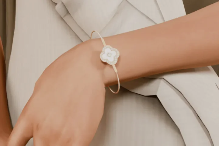 Crystal Clover bracelet left
