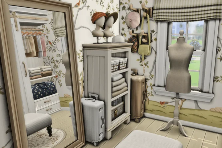 Simple walk-in closet