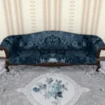 Dark love sofa