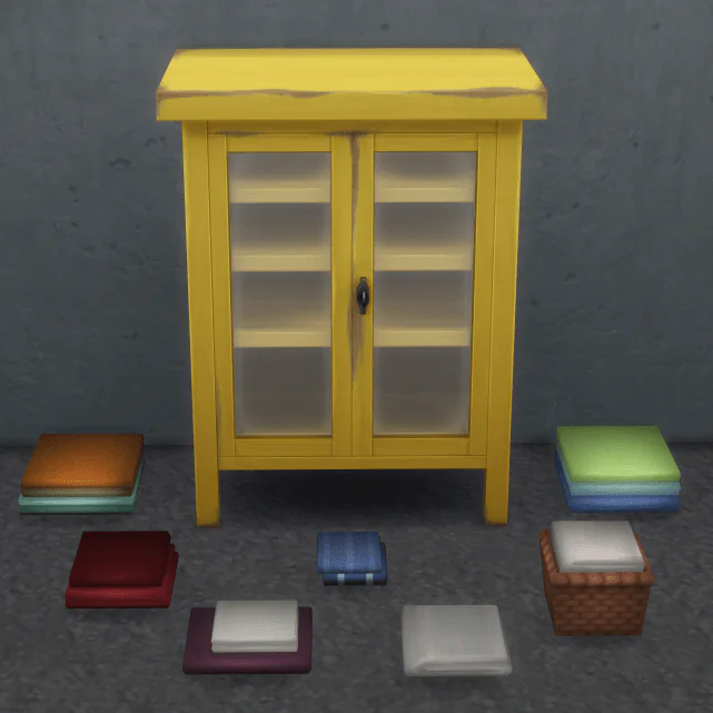 Split Panel Display & Linens