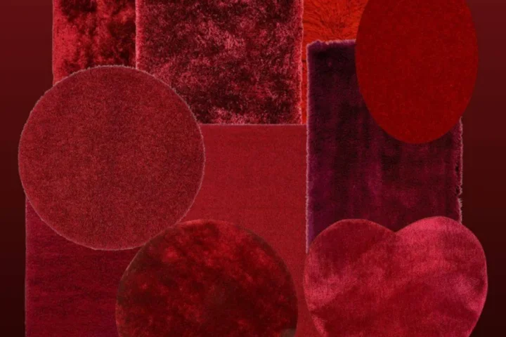 Romance Red - Fluffy Rug Set